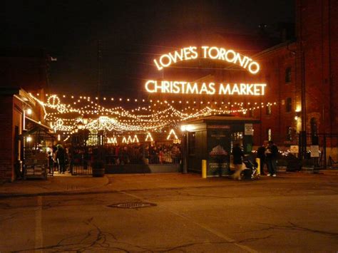 Groovy Moments: Toronto Christmas Market