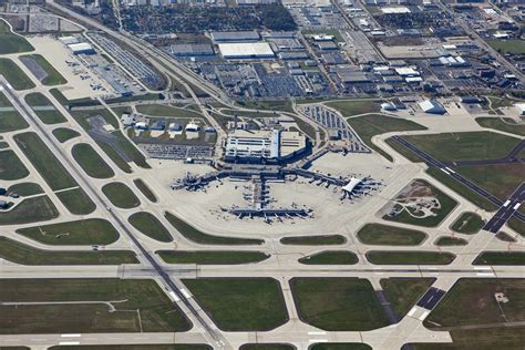 Travel and Creativity: Mitchell Airport partners with Milwaukee Art ...