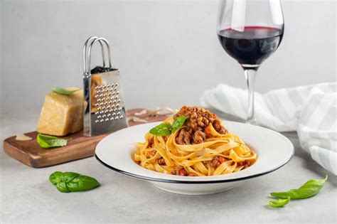 10 Exquisite Pasta and Wine Pairings for Flavor Perfection | LoveToKnow