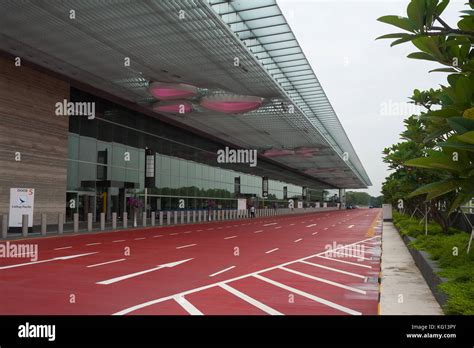 Singapore changi airport terminal 4 hi-res stock photography and images ...