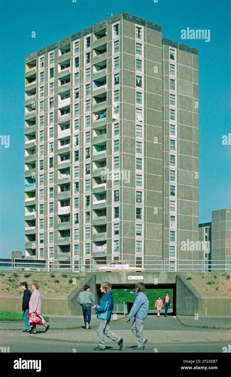 Thomas MacDonagh Tower, April 4, 1988, Ballymun, Dublin, Republic of Ireland Stock Photo - Alamy