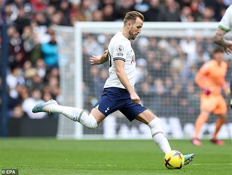 Harry Kane wears special boots against Chelsea to honour striker breaking Jimmy Greaves' record ...