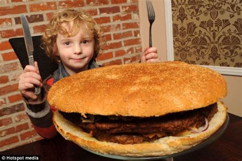 The Britain Biggest Burger Ever | Guinness World Records Smashed 2011 - Believe It or Not ...