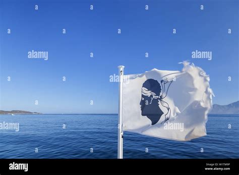 Loto on water hi-res stock photography and images - Alamy