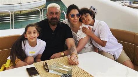 Sanjay Dutt shows off bleached hair in new family photo with Maanayata, twins Shahraan and Iqra ...