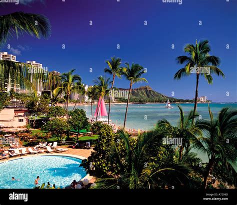 Waikiki Beach Diamond Head and Sheraton Hotel Pool in Honolulu Oahu ...