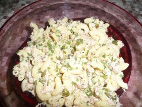 Nudelsalat mit Thunfisch und Kapern - Rezept - kochbar.de