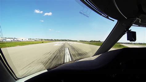 Pilot's view from Gulfstream G200 flight deck (cockpit) Landing - YouTube