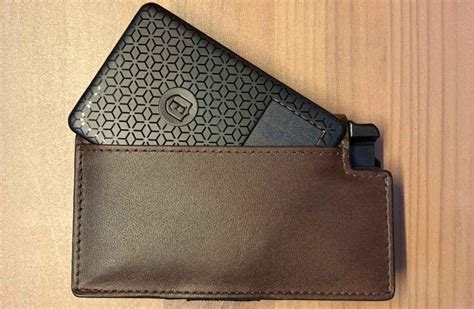 GeekDad Review: Ekster Parliament Smart Wallet With Tracker Card - GeekDad