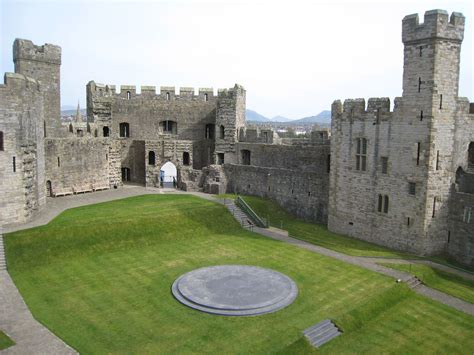 Pin by Elise Woods on Castles | Castle, Castle inside, Caernarfon