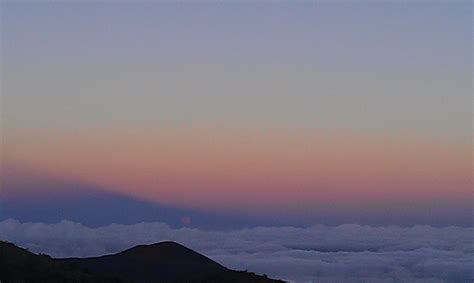 View from Mauna Kea Visitor Center | Vacation spots, Favorite places, Favorite vacation