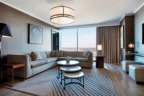 Downtown Nashville Suites and Hotel Rooms | JW Marriott Nashville