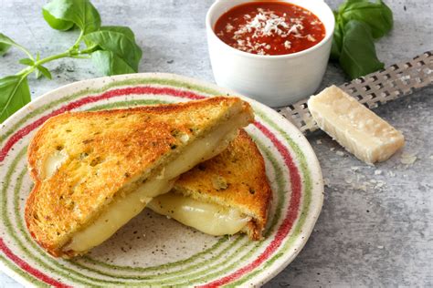 Garlic Bread Grilled Cheese Sandwich Recipe