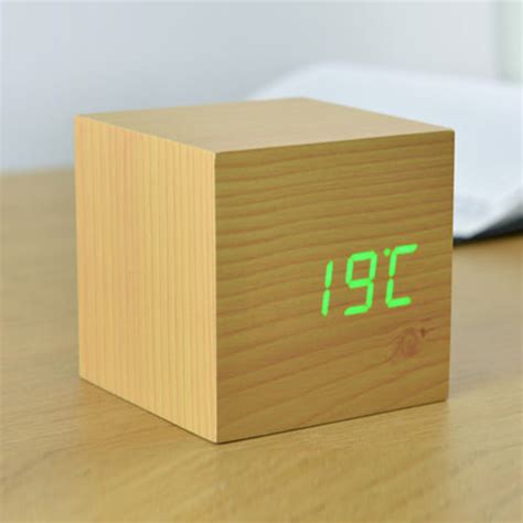 Cube Click Clock Wood LED