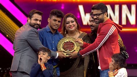 Dance Karnataka Dance Family War Season 2 Season Finale: Contestants Rage On Stage - ZEE5 News