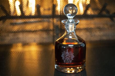 Classic Whiskey Decanter - TrumpStore.com