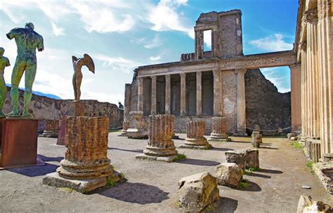 Pompeii or Herculaneum: Which Ancient City is Best?