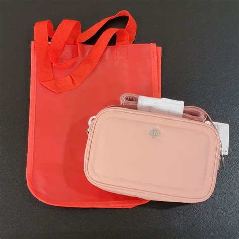 Lululemon Camera Bag, Women's Fashion, Bags & Wallets, Cross-body Bags ...