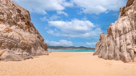 Pair of Popular Beaches in Cabo San Lucas Have Hilariously Opposite Names - WanderWisdom News