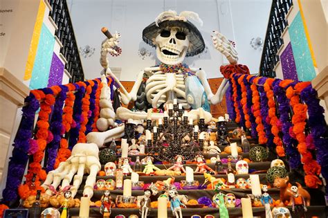 Altar de muertos, sesiones explicativas - Casa de Mexico