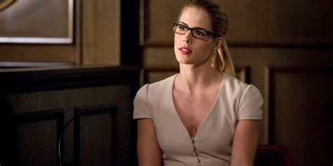 Best Arrow Episodes Featuring Felicity Smoak