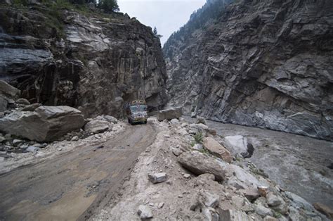 15 Dangerous Roads In India That Are A Driver’s Worst Nightmare | Worlderz.com