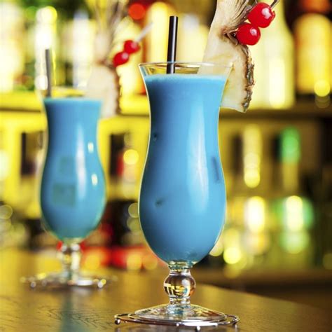 15 Mind-blowing Delicious Drinks Made With Blue Curacao and Rum - Tastessence | Classic cocktail ...