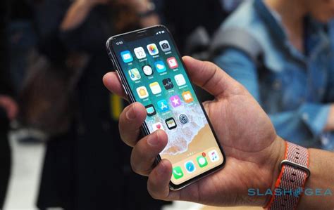 iPhone X Face ID spills secrets as Apple talks security - SlashGear