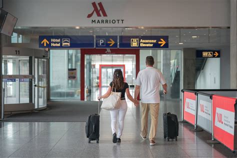 View Our 4-Star Airport Hotel | Montreal Airport Marriott In-Terminal Hotel