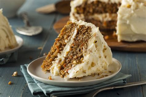 Martha Stewart’s ‘Showstopping’ Carrot Cake Has a Surprising Frosting | Frosting recipes, Cake ...