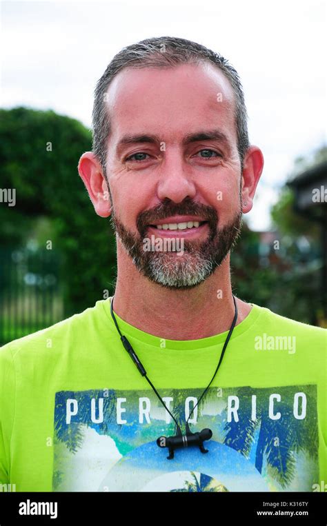 Head and shoulders beard hi-res stock photography and images - Alamy