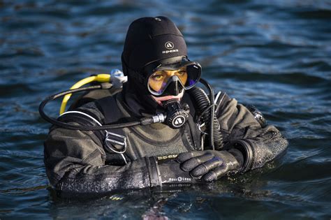 What Is A Dry Suit For Diving – DesertDivers