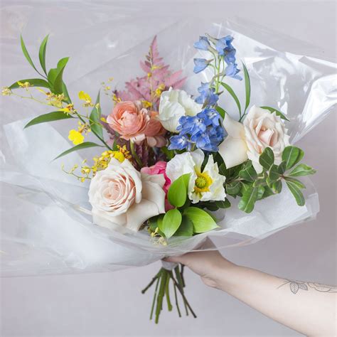 Vase Arrangements & Bouquets — Foxglove Studio