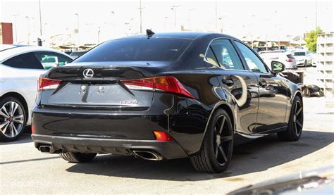 Used Lexus IS 300 2018 for sale in Dubai - 476654