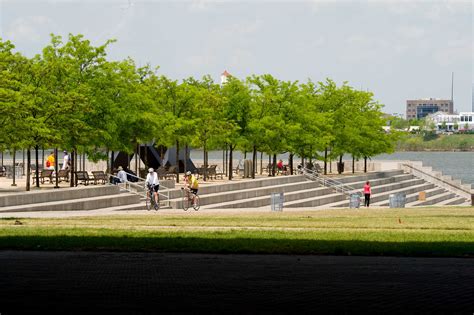 Louisville Waterfront Park | Hargreaves Jones