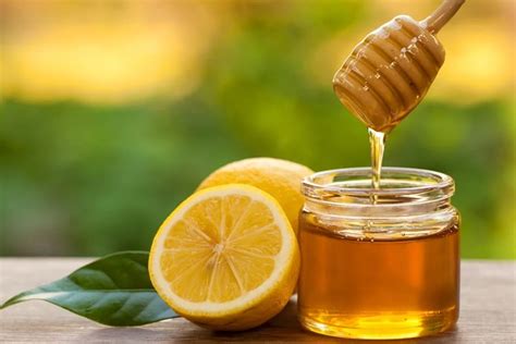 24 Amazing Health Benefits of Honey Lemon Water