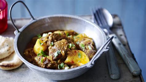 Lamb vindaloo recipe - BBC Food