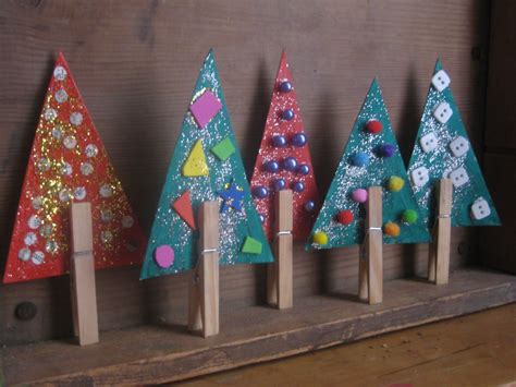 Peg Christmas trees. http://2.bp.blogspot.com/_CuFOLZXeWu8/TN1Rmi5cWuI ...