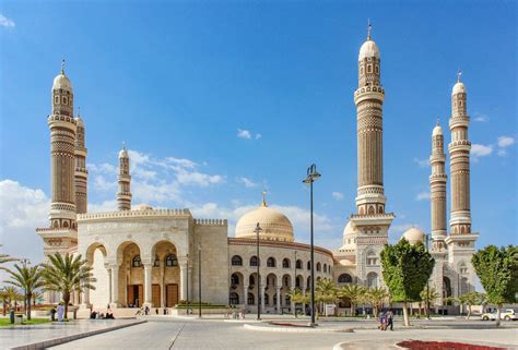 Visiting Sana’a, Yemen, A Travel Diary | Mosque design, Mosque design ...