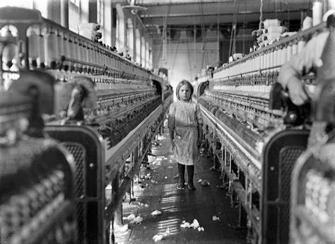 History in Photos: Lewis Hine - Mill Workers