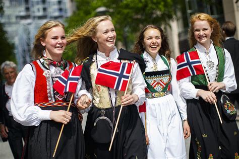 Image: Norwegian Constitution Day celebrations – familiaro