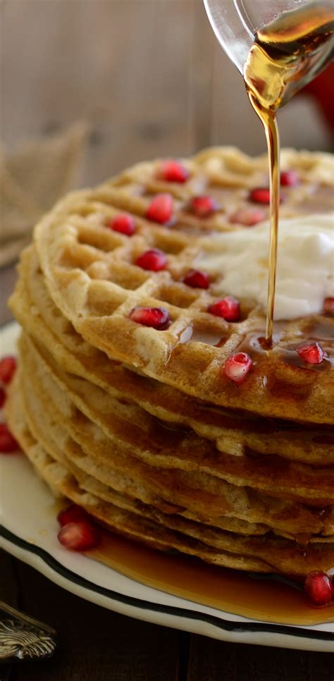 Simple Oat Waffles