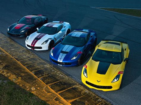 Chevrolet Celebrates Racing History With 2019 Corvette Drivers Series | Cars.com