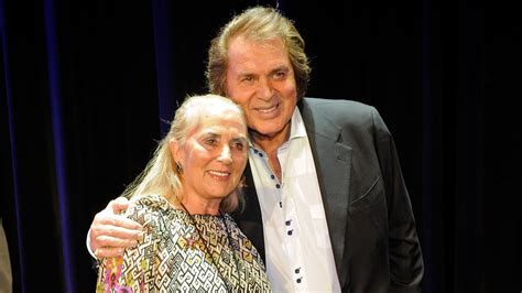 Engelbert Humperdinck's wife, Patricia Healey, dies from COVID-19