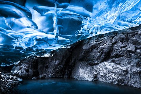 Photos: Iceland's incredible ice caves