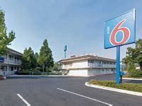 Hotels in Weed, CA - North California Hotels - Comfort Inn, Motel 6