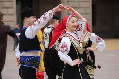 Bulgarian Folk Costumes & Traditional Dress