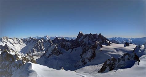 Skiing the Vallée Blanche in Chamonix - insted