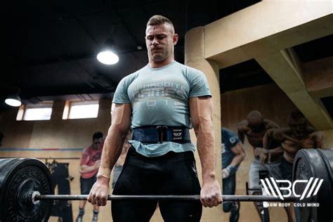 When to Start Using a Lifting Belt? (Pro Weightlifter Explains)