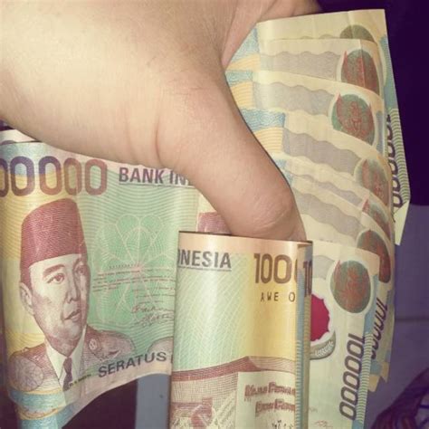 Jual UANG SERATUS RIBU LAMA 100RIBU SOEKARNO-HATTA PLASTIK TAHUN 1999 ...